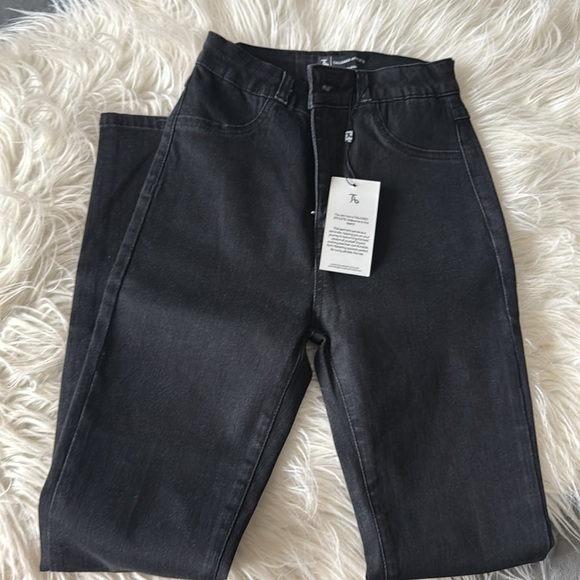 Tailored Athlete Womens High Waisted
Jeans in Black size S - Picture 5 of 6